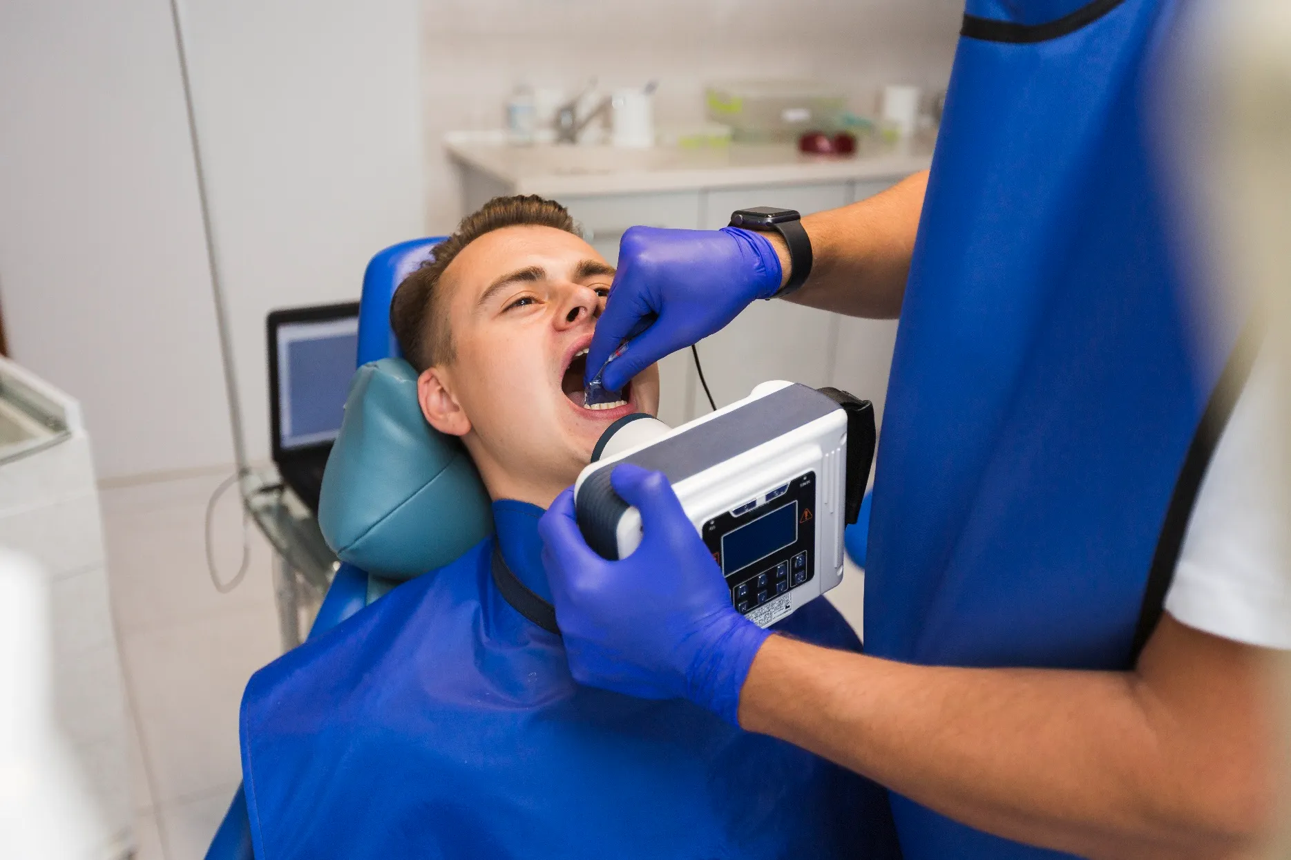 زراعة الاسنان بدون فتح اللثة