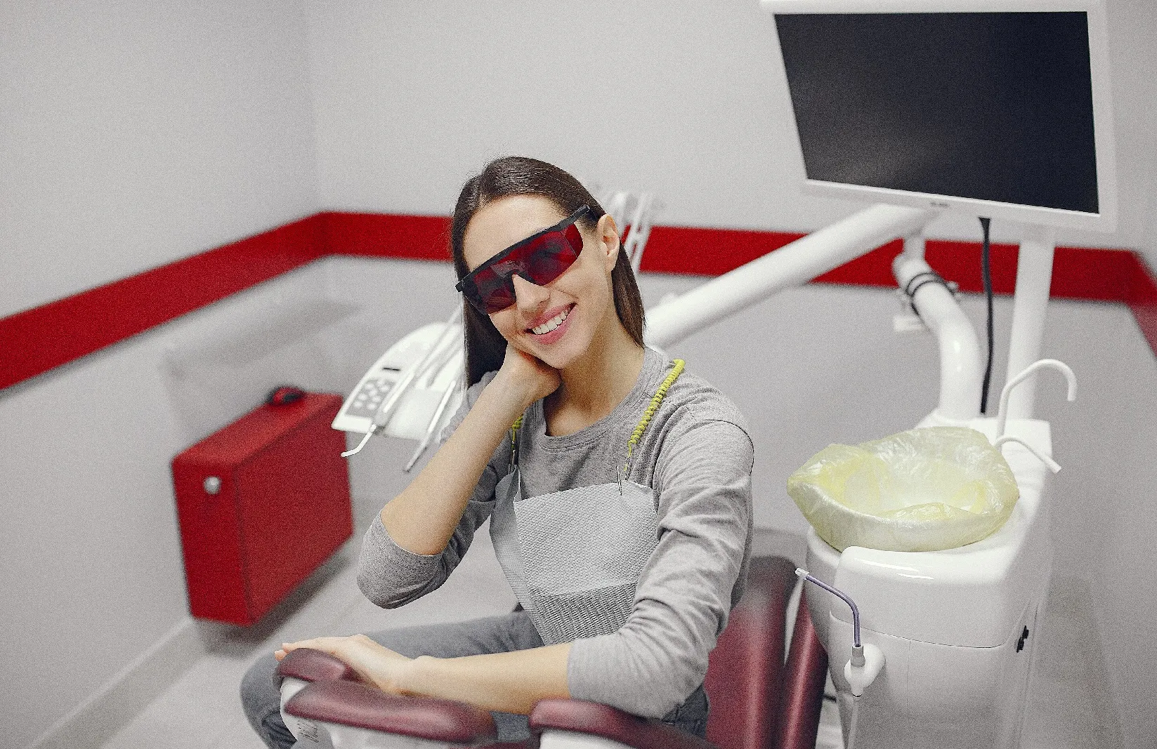 تقنيات زراعة الأسنان بالليزر