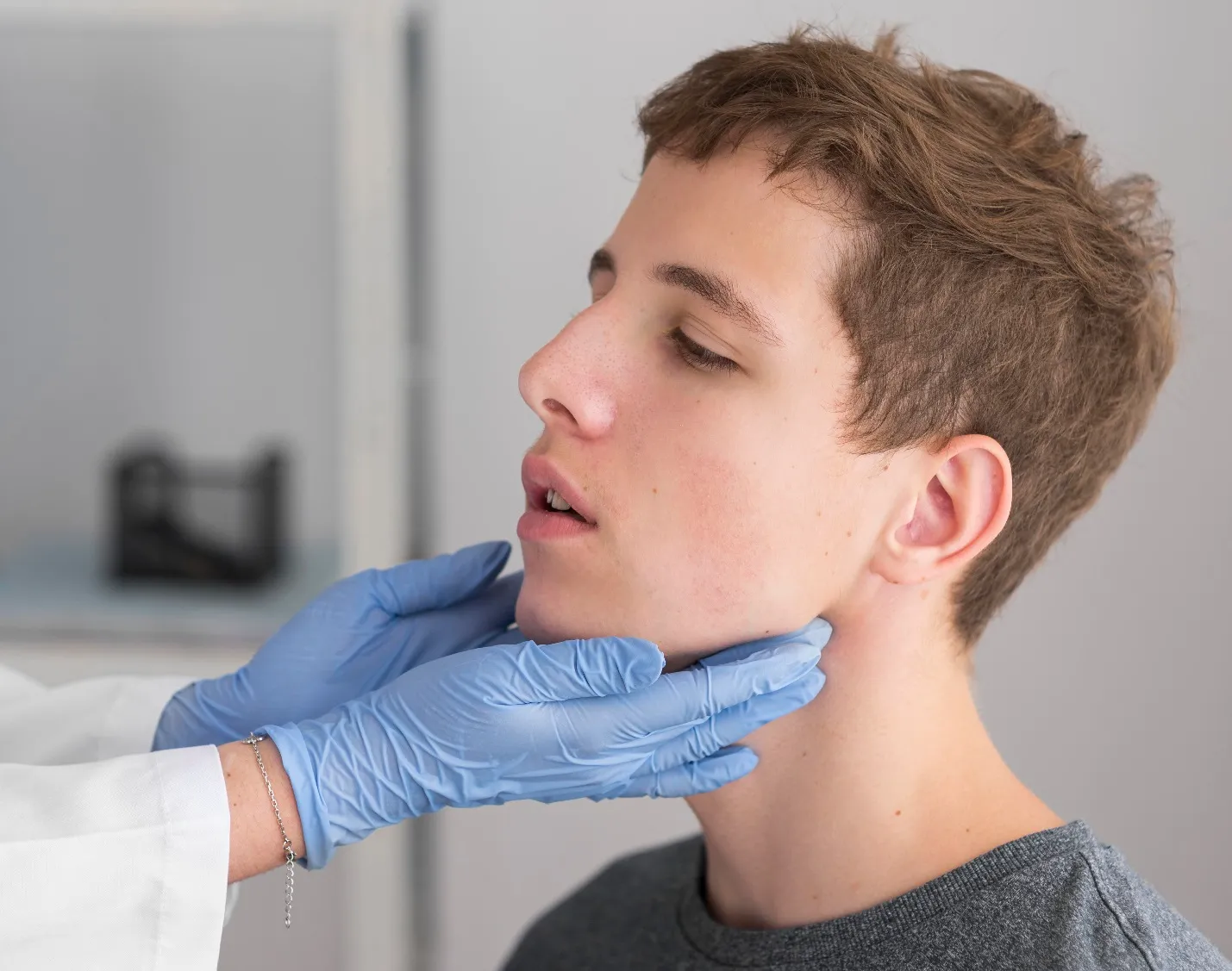 اصابات الفك