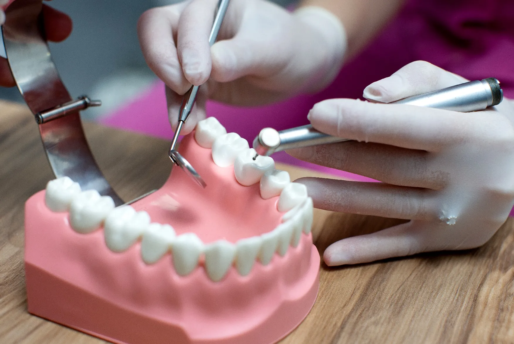 تقنيات زراعة عظم فك الأسنان