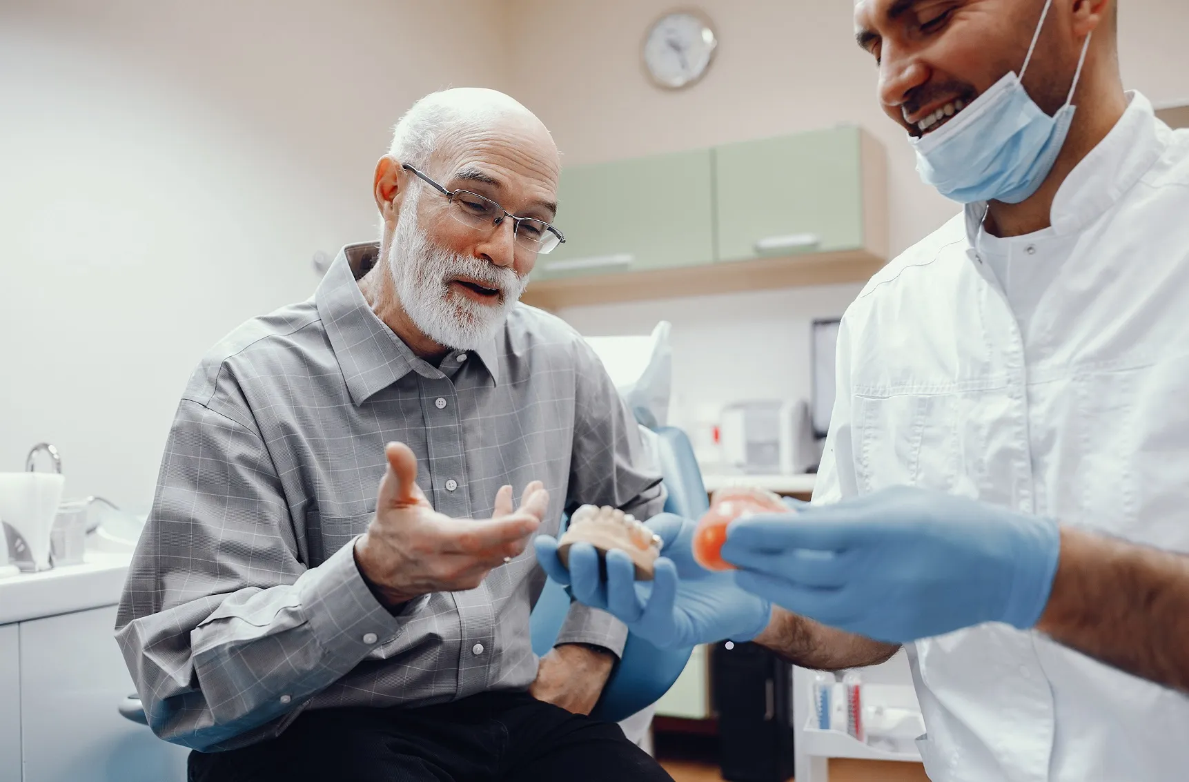 زراعة الأسنان لكبار السن