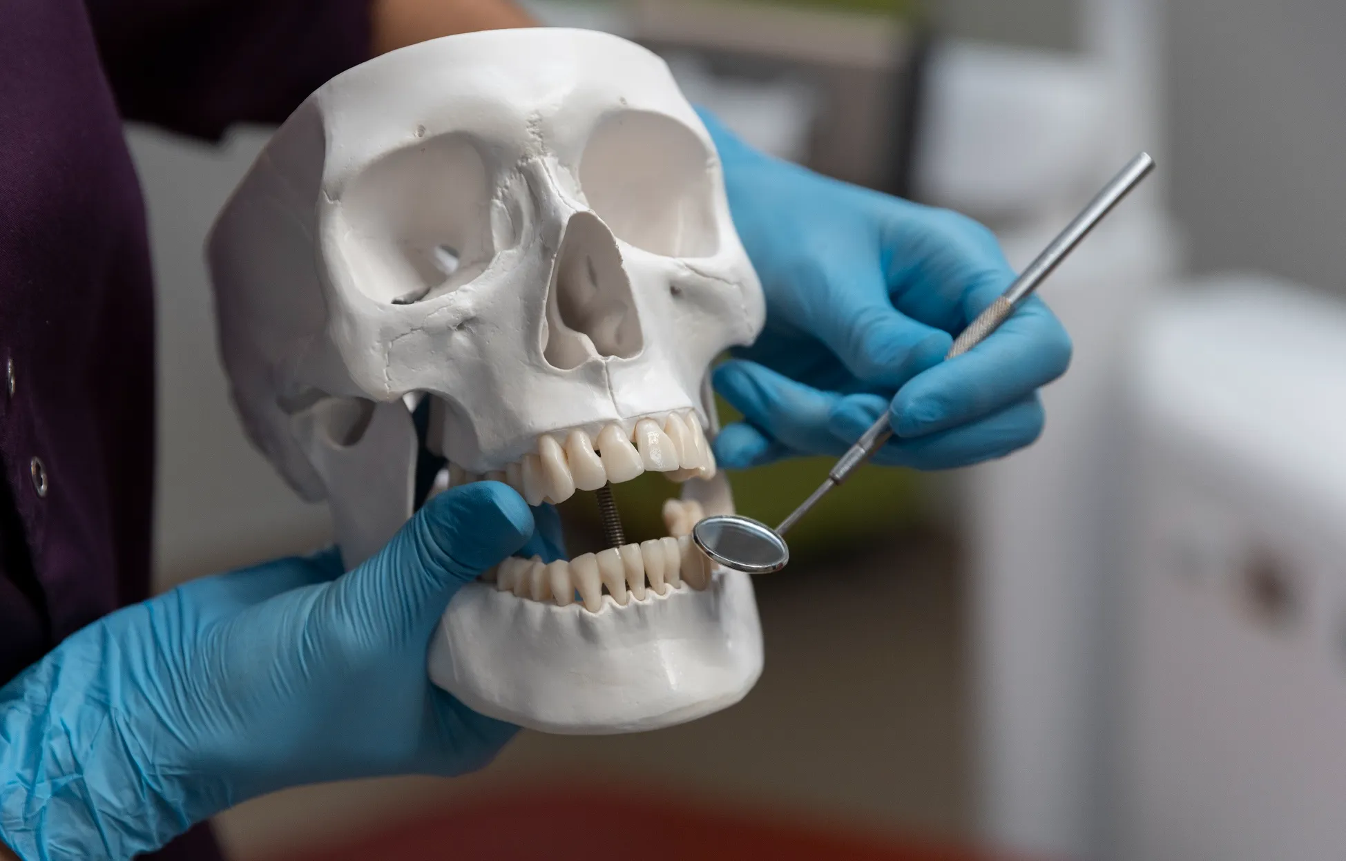 اعراض ألم عظام الفك