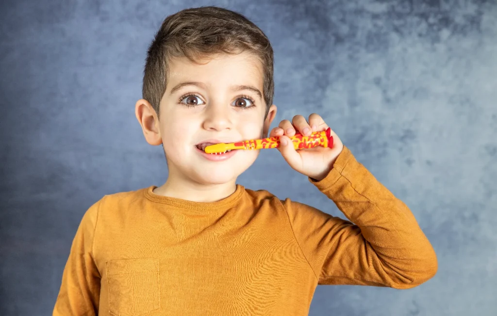 العناية بالأسنان اللبنية