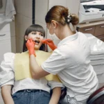 تنظيف الأسنان العميق للمراهقين