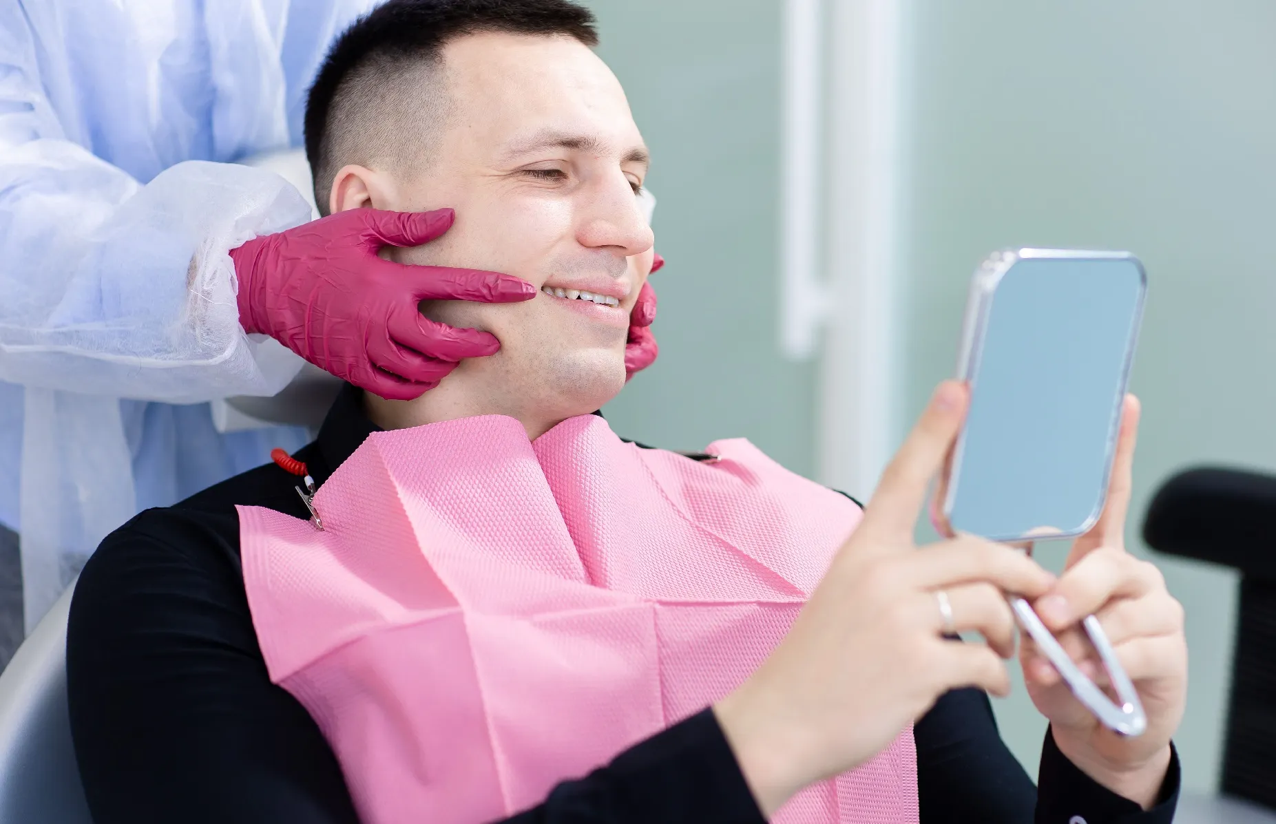 زيارة المتابعة بعد زراعة الأسنان