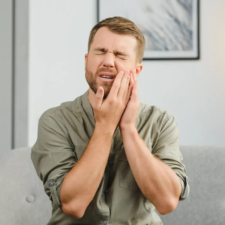 ألم عظام الفك