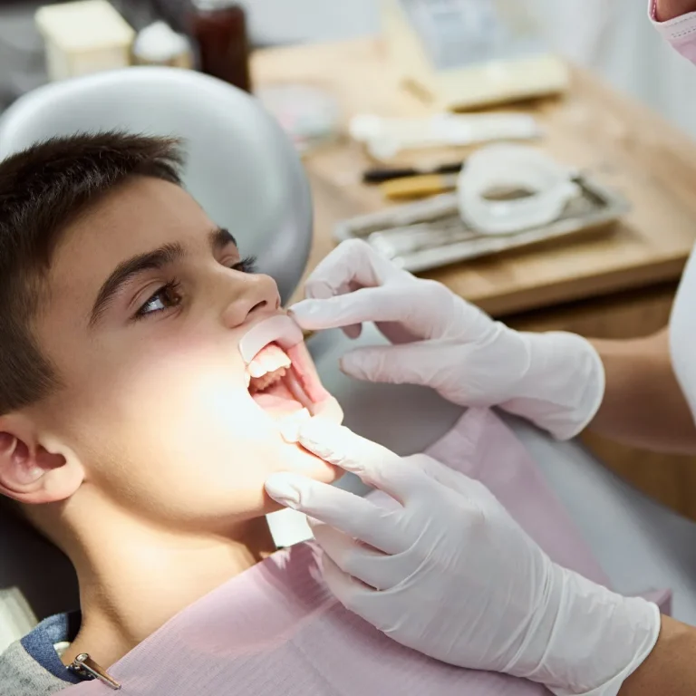 علاج تراجع اللثة